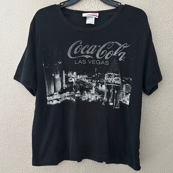 Coca Cola Tops - Coca Cola Vintage Las Vegas Tshirt Glitter Skyline Women’s Size XL Black
